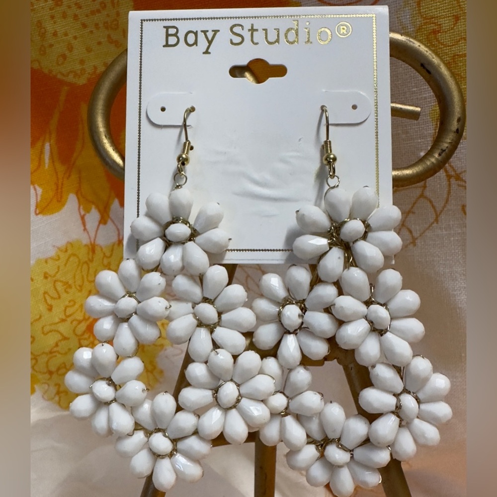 Bay Studio White Flowery pierced dangle earrings beads & wire- lightweight NWT